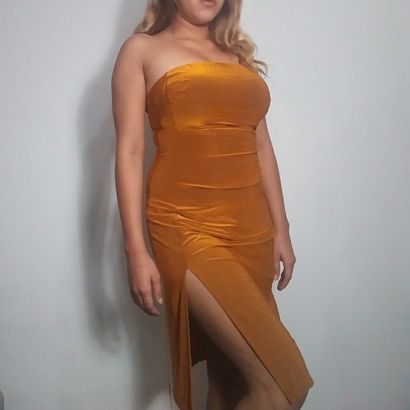 (ADDED TO BUNDLE) Strapless Bodycon Dress🦋 - Picture 6 of 6